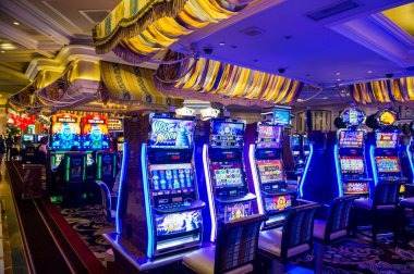 Dealer reveal and subject to verification Dealer hand reveal and payout calculation